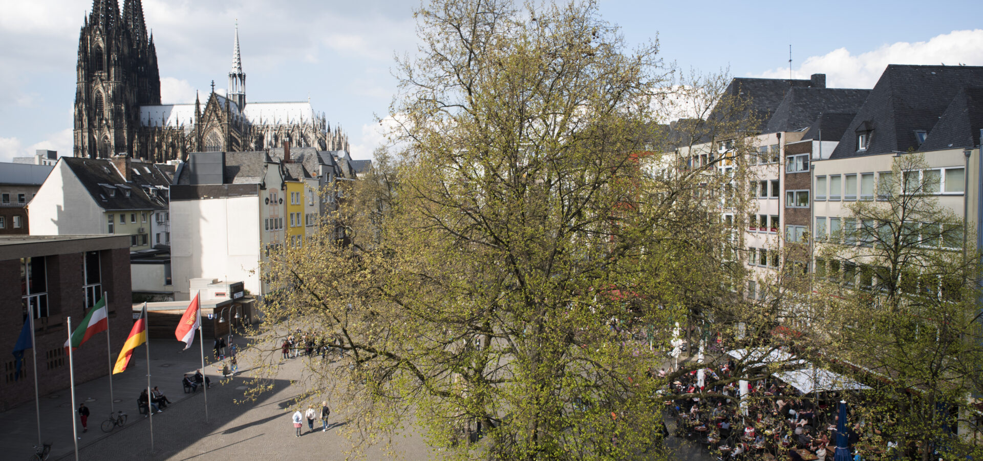 Blick vom Hotel Zum Kostbaren Blut auf den Kölner Dom