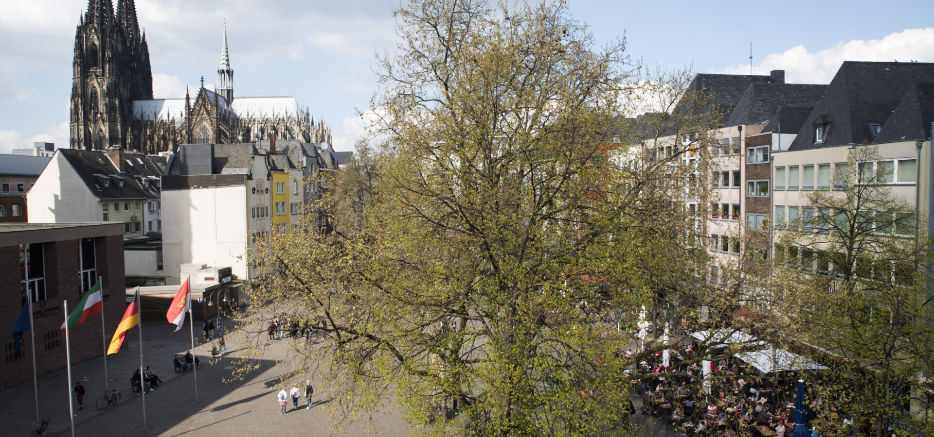 Blick vom Hotel Zum Kostbaren Blut auf den Kölner Dom
