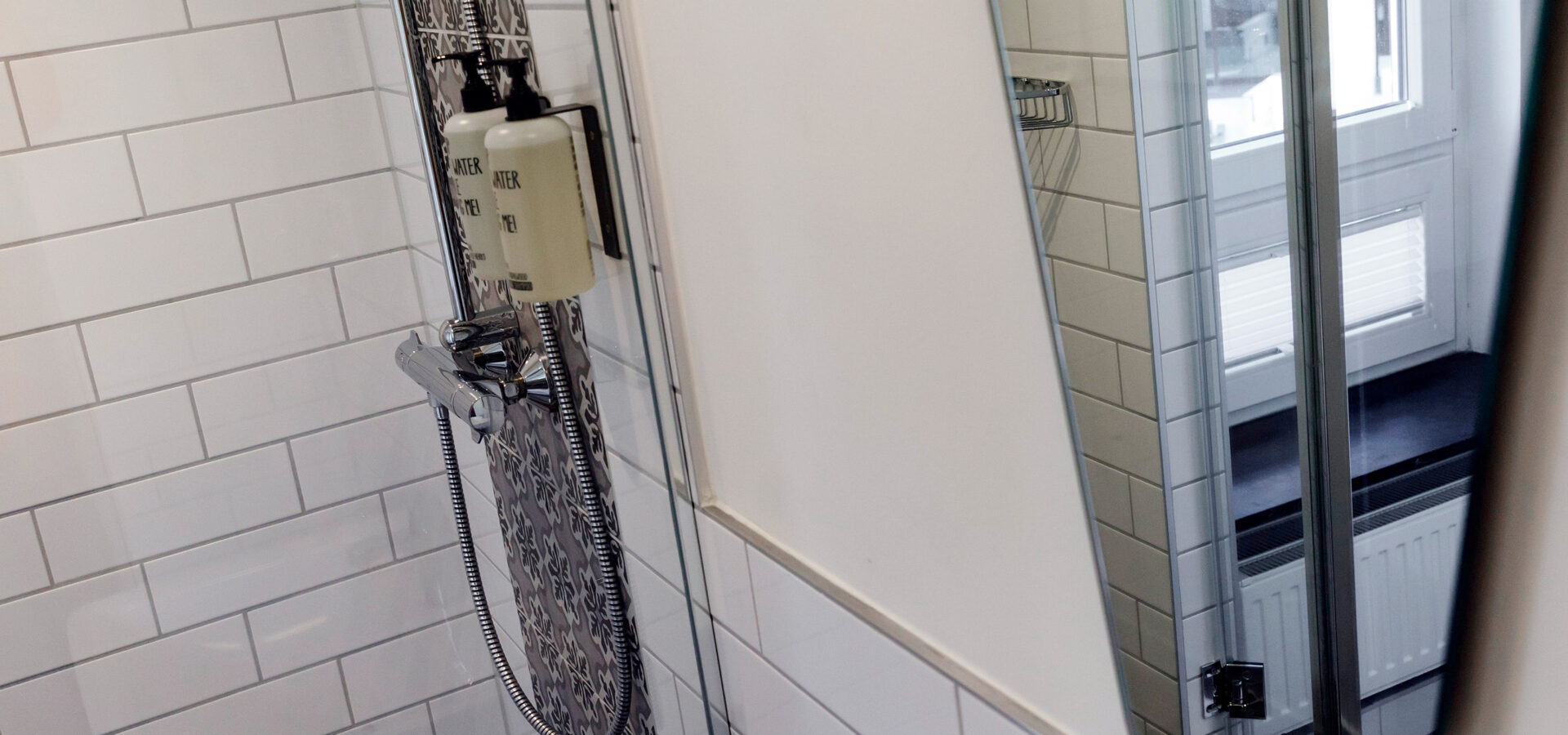 Detailaufnahme Dusche im KONCEPT HOTEL Zum Kostbaren Blut