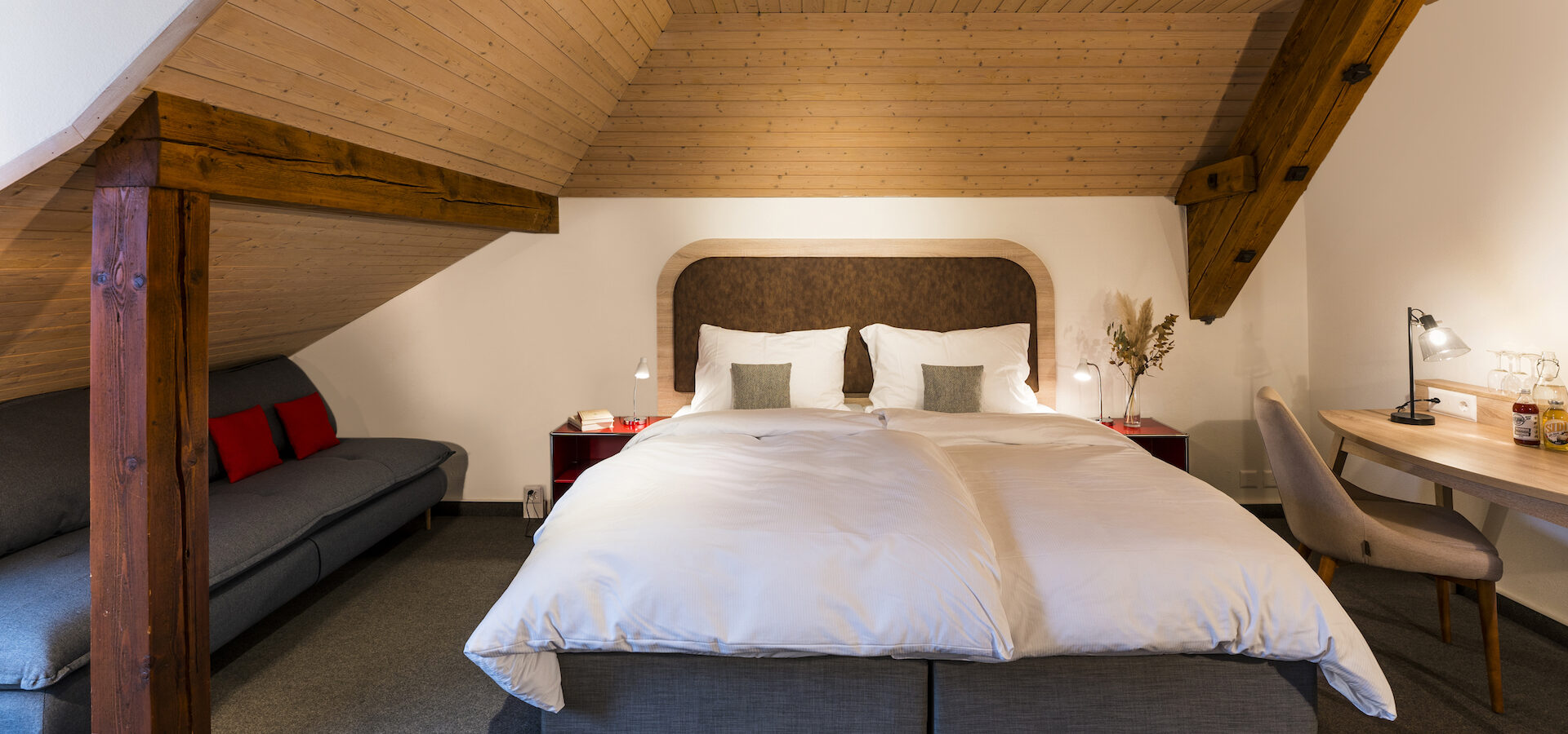 Münsingen Hotel Löie Doppelzimmer im Chalet Stil